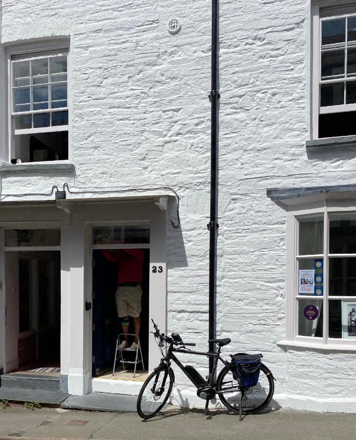 The Attic Apartment, Quay Street Studios Cardigan Eksteriør bilde