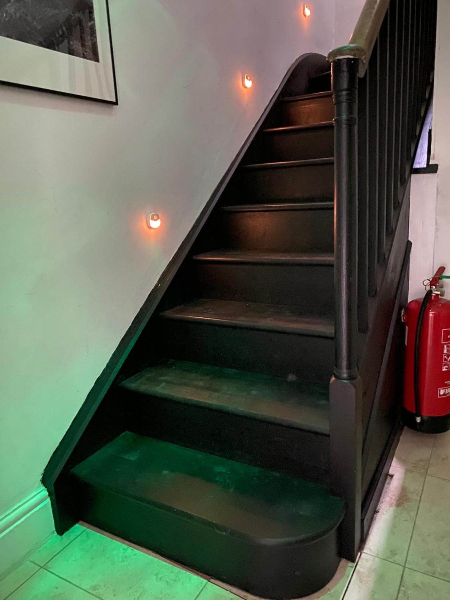 The Attic Apartment, Quay Street Studios Cardigan Eksteriør bilde